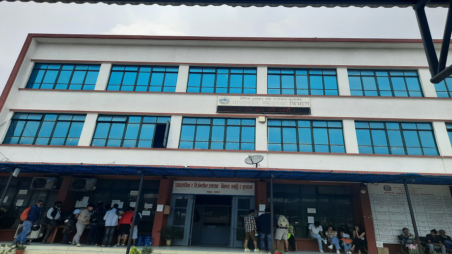 विद्यार्थीहरुलाई सवारी भाडामा ४५ प्रतिशत छुट सुविधा उपलब्ध गराउन यातायात व्यवस्था विभागको निर्देशन