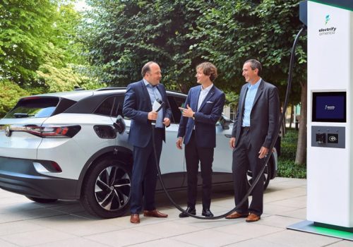 चार्जिङ पूर्वाधारका लागि फक्सवागन र साइमेन्सद्धारा इलेक्ट्रिफाई अमेरिकामा ४५ करोड डलर लगानी