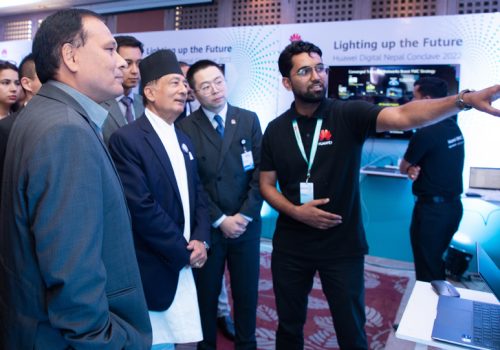 ह्वावेद्वारा “लाइटिङ अप द फ्यूचर” प्रदर्शनीको आयोजना