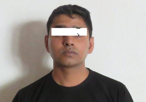 अबैधरुपमा भन्सार छलि ल्याईएका मोबाईलसहित ताम्राकार कम्प्लेक्सका एक पसले पक्राउ