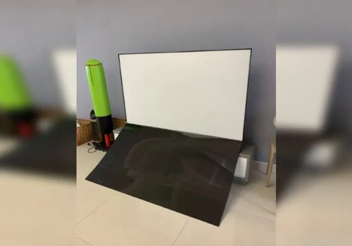 जब शाओमी टिभीको एलसीडी स्क्रिन प्यानल फ्रेमबाट स्वतः बाहिर निस्कियो…