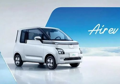 ३०० किलोमिटर रेन्ज भएको माइक्रो-इलेक्ट्रिक कार ‘उलिङ एयर ईभी’ सार्वजनिक