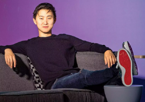 एमआईटी ड्रप आउट वाङ, २५ वर्षमै ‘सेल्फ मेड’ अर्बपति