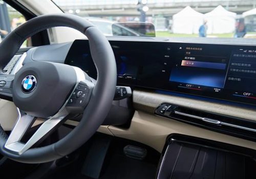 सामसङ डिस्प्लेले बीएमडब्लूका कारका लागि ओएलईडी डिस्प्ले आपूर्ति गर्ने