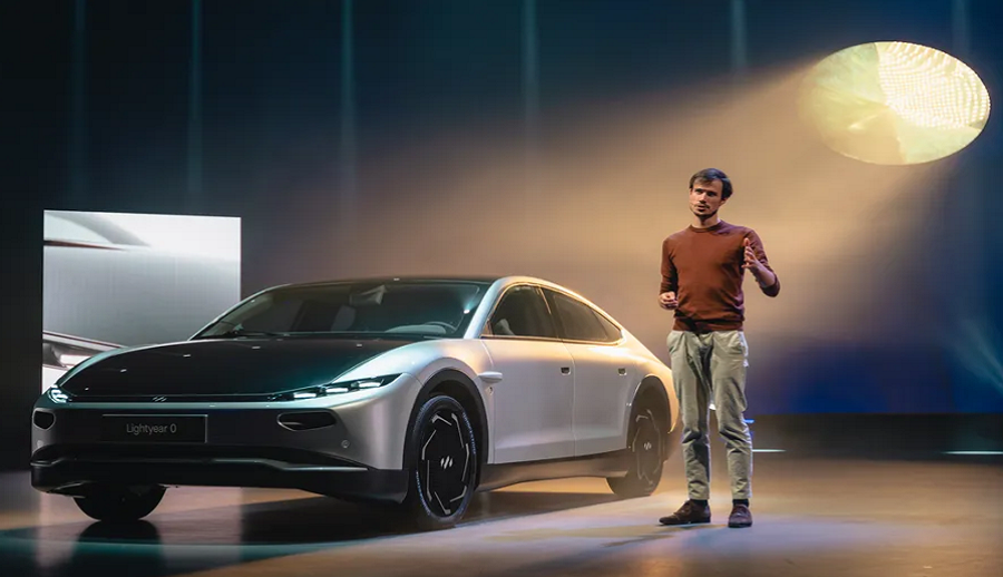 सोलारबाट चल्ने कार ‘लाइटइयर जिरो’ सार्वजनिक