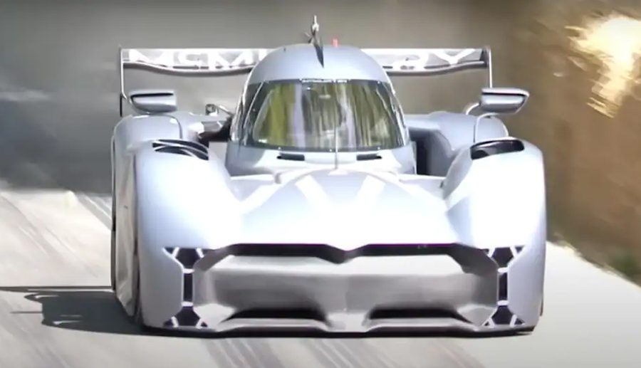 गुडवुड हिल क्लाइम्बमा सबै कारलाई हराएको इलेक्ट्रिक ‘फ्यान कार’ यस्तो छ