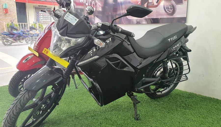 रिजेनेरेटिभ ब्रेकिङ सिस्टम भएको इलेक्ट्रिक मोटरसाइकल ‘ईट्रेयस्ट-३५०’ नेपाल भित्रियो, मूल्य ३ लाख ९९ हजार