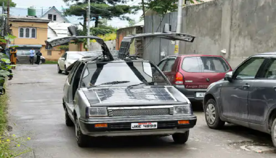 भारतका गणित शिक्षकले बनाए सोलार कार