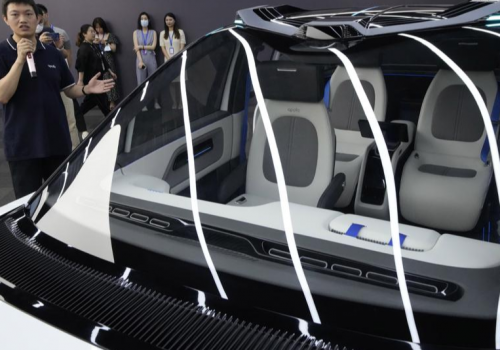 बैदुको इलेक्ट्रिक कार अपोलो आरटी६ सार्वजनिक