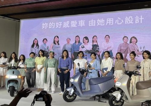 गोगोरोको महिलाद्वारा महिलाकै लागि डिजाइन गरिएको स्कूटर सार्वजनिक