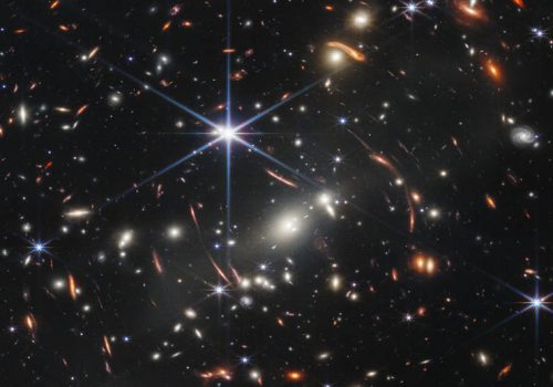 जेम्स वेब स्पेस टेलिस्कोपबाट खिचिएको अन्तरिक्षको पहिलो रंगीन तस्बिर यस्तो छ