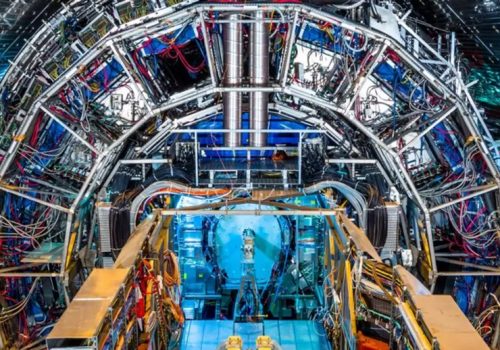 डार्क म्याटर अनुसन्धानमा वैज्ञानिकहरूले पहिलो पटक भेटाए तीन “अनौठा” कणहरू