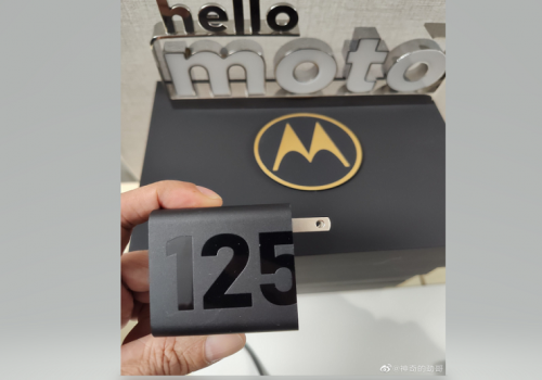 मोटो एक्स३० प्रो २०० मेगापिक्सल क्यामरा र १२५ वटा फास्ट चार्जिङमा उपलब्ध हुने