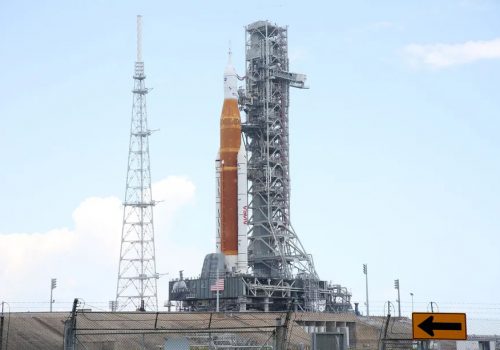 नासाको आफ्नो विशाल नयाँ रकेट प्रणाली उडानको लागि अस्थायी प्रक्षेपण मिति तय