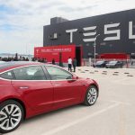 टेस्लाले सुस्त ईभी बिक्री वृद्धिको बीचमा चीनमा कार उत्पादन घटायो