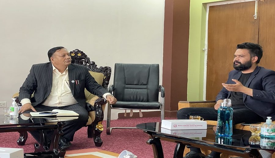 विद्यालयहरुमा स्मार्टबोर्ड राख्न महानगर प्रमुख बालेन्द्रले शिक्षा मन्त्रालयसँग मागे ५० करोड रुपैयाँ