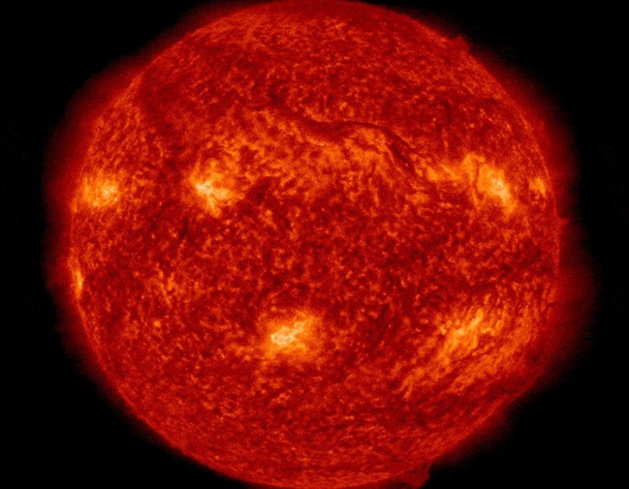 पृथ्वीसम्म आएको सौर्य आँधीका कारण विद्युत ग्रिडसहित स्याटेलाइट सञ्चालन प्रभावित