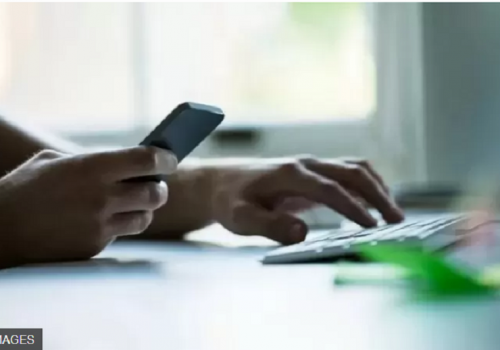 कार्यालय समयमै किन हेरिन्छ पोर्न ?