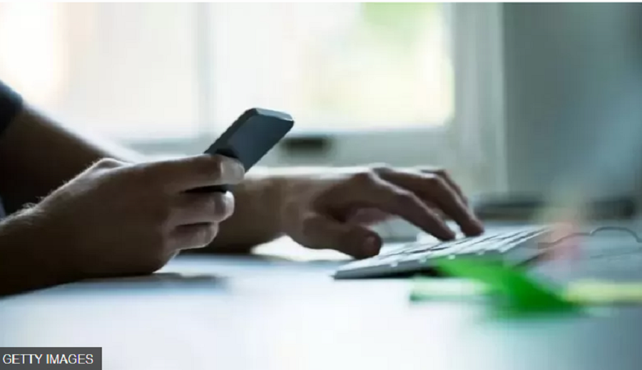 कार्यालय समयमै किन हेरिन्छ पोर्न ?