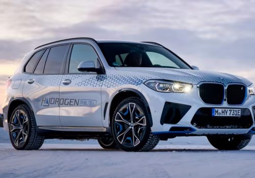 बीएमडब्लू र टोयोटाले संयुक्तरुपमा हाइड्रोजन फ्युल सेल एसयूभी तयार गर्ने