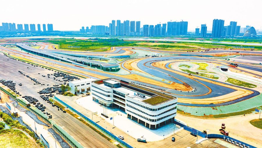 चीनको वुहानमा इन्टेलिजेन्ट, कनेक्टेड सवारी साधनहरूको परीक्षण साइट तयार