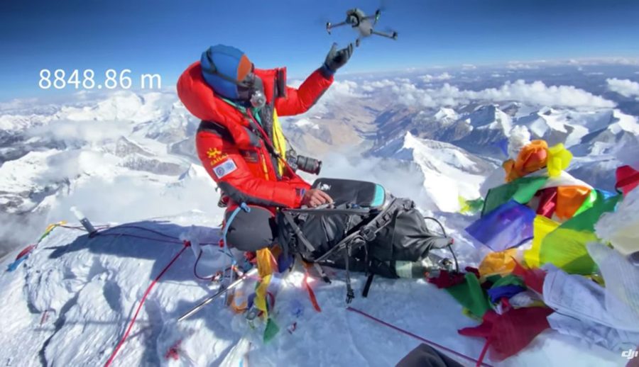 डिजेआई म्याभिक ३ ड्रोन विश्वकै सर्वोच्च शिखर सगरमाथाको चुचुरोबाट अनावरण!