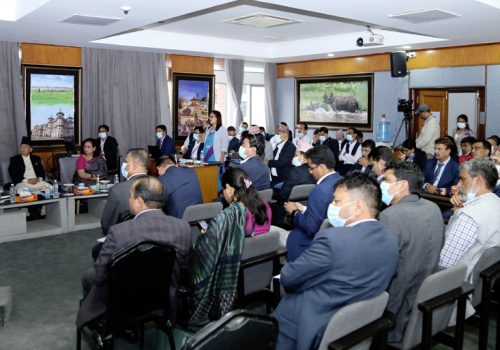 गुनासो नआउने गरी काम गर्न सञ्चार मन्त्री कार्कीको निर्देशन