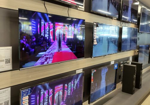 क्यूएलइडी टिभी र ओएलइडी टिभीमा के छ फरक? जान्नुहोस् कुन टेक्नोलोजी स्मार्ट छ