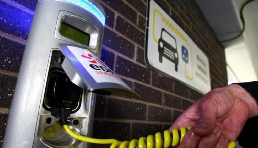 बेलायतमा इलेक्ट्रिक गाडीको चार्जिङ प्वाइन्टलाई बढावा