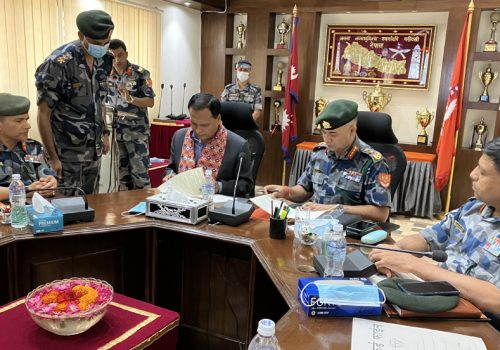 सशष्त्र प्रहरी र विद्युत प्राधिकरणबीच विद्युतीय चुलो प्रयोग गर्ने समझदारी पत्रमा हस्ताक्षर