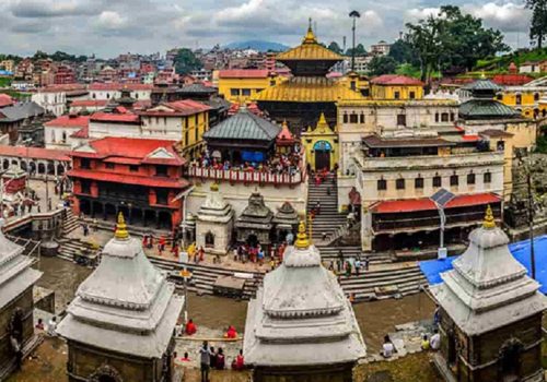 पशुपति मन्दिरभित्र फोटो खिच्ने र टिकटक बनाउने कारवाहीमा पर्ने