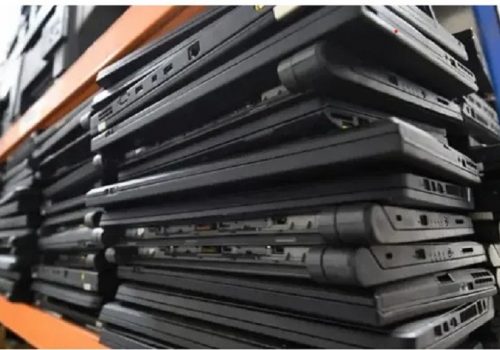 रुसले रुसी नोटबुक र ट्याब्लेटका लागि अनुदान दिने