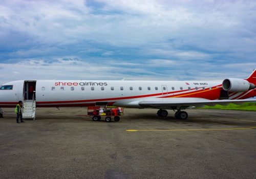 बायाँ इन्जिनमा धुवाँ देखिएपछि श्री एयरलाइन्सको विमान आकस्मिक अवतरण