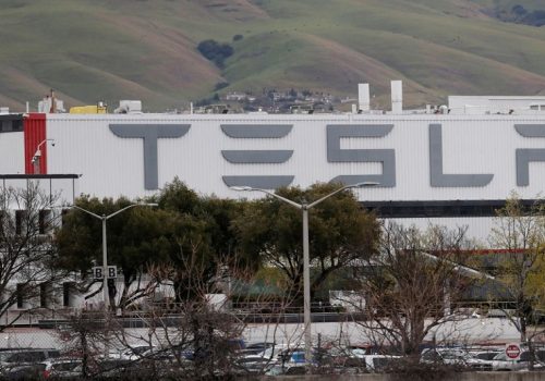 टेस्लाद्वारा क्यालिफोर्निया एजेन्सीलाई मुद्दा खारेज गर्न आग्रह