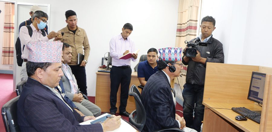 कल सेन्टरमा श्रम मन्त्री, वैदेशिक रोजगारमा गएकाको समस्या सुन्दै