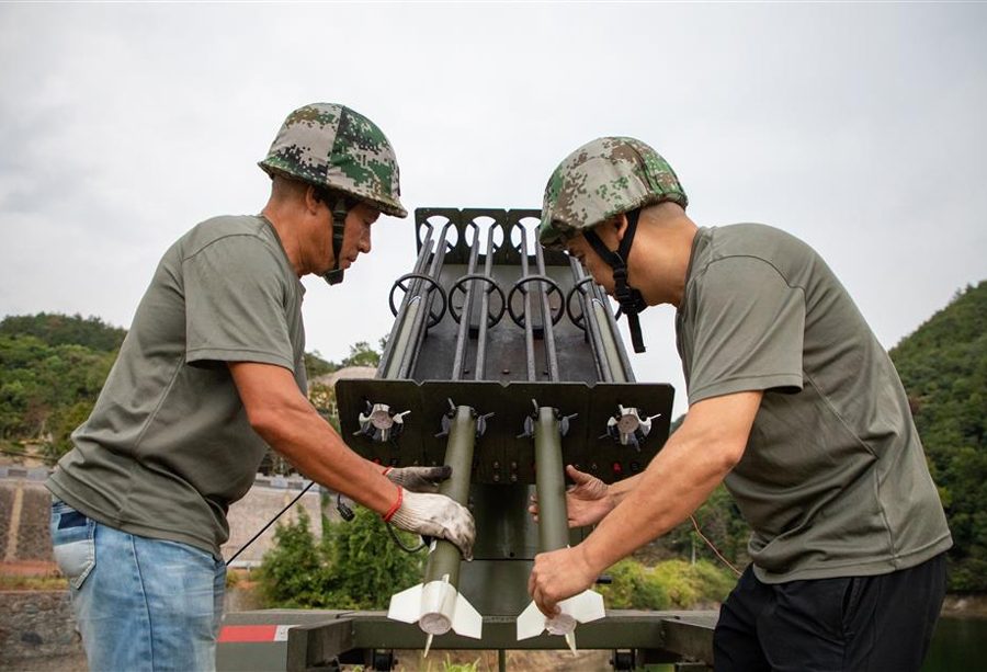 कृत्रिम वर्षा प्रविधिमार्फत वर्षा गराएर चीन खडेरीसँग लड्दै