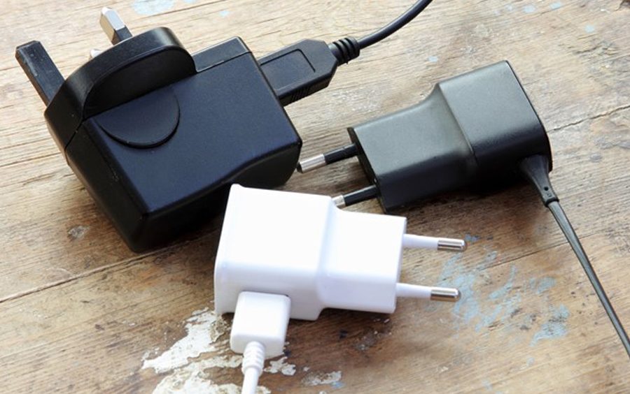 फोनको चार्जर किन्दा सेफ्टी फिचर र पावर रेटिङसहित यी ५ कुरामा ध्यान दिनुस्