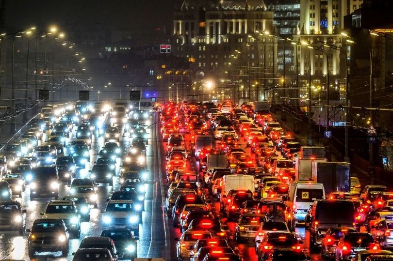 ह्याकरहरूद्वारा रूसको सबैभन्दा ठूलो ट्याक्सी फर्म ह्याक, घण्टौंसम्म ट्राफिक जाम