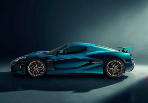 विद्युतीय कार १ सेकेन्डमा १०० किलोमिटरको स्पीडमा पुग्ने रिमाकका इन्जिनियरको दाबी