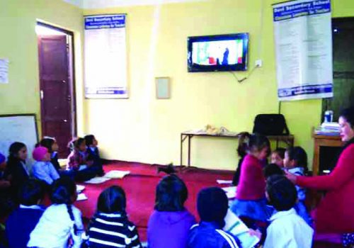 स्मार्ट बुक प्रविधिको शिक्षण अब्बल