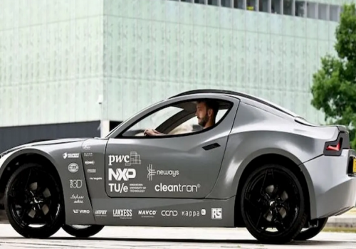 विद्यार्थीले बनाए कार्बन सोस्ने इलेक्ट्रिक कार