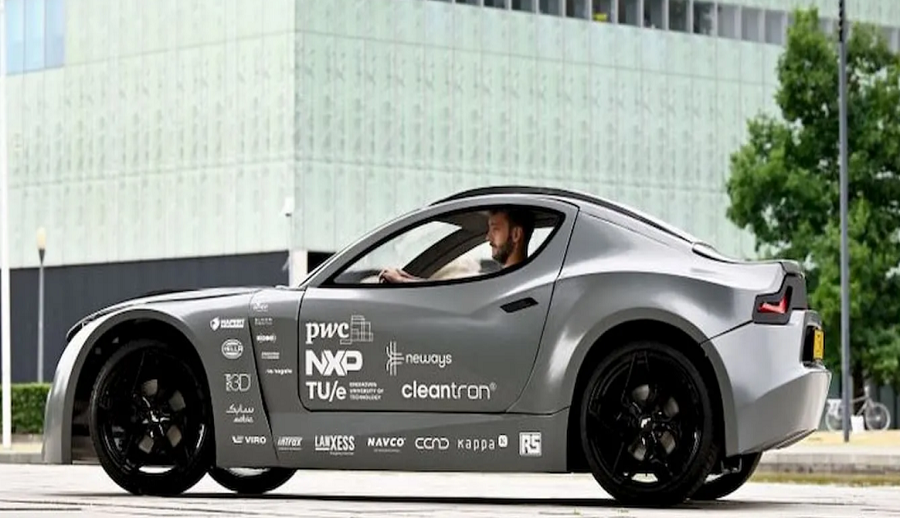 विद्यार्थीले बनाए कार्बन सोस्ने इलेक्ट्रिक कार