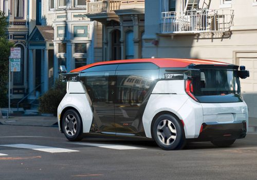 पैदल यात्रीको दुर्घटना पछि जीएम क्रूजले ९५० ड्राइभरलेस कार रिकल गर्दै