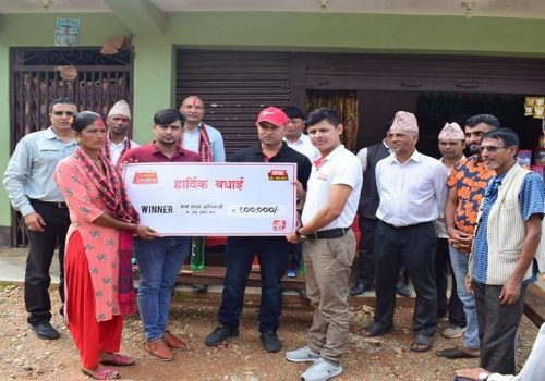 डिशहोमले बाँड्यो आफ्ना ग्राहकलाई १ लाख रुपैयाँ