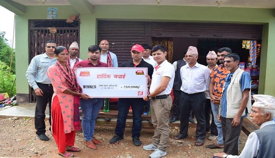 डिशहोमले बाँड्यो आफ्ना ग्राहकलाई १ लाख रुपैयाँ