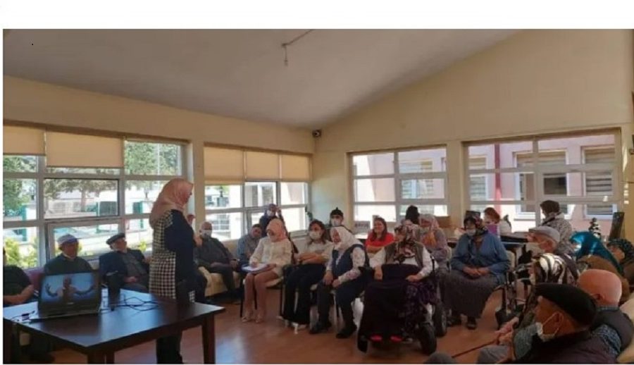 वृद्धहरूका लागि सुरक्षित इन्टरनेट प्रयोग प्रशिक्षण