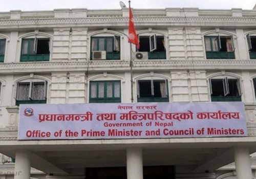 को होला विद्युतीय सुशासन आयोगको पहिलो सीईओ ?