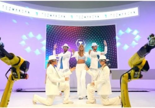 अमेरिकामा रोबोट डान्स मेला हुने