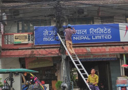 बजारका अस्तव्यस्त तार व्यवस्थापन गरिँदै