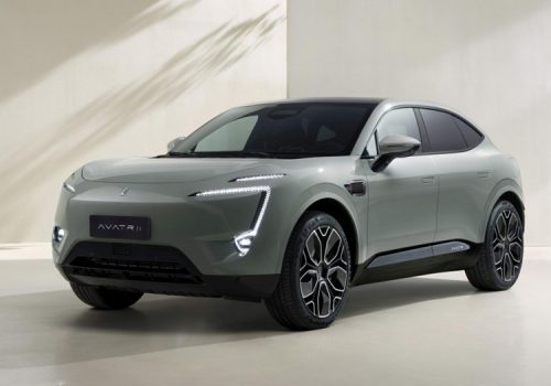 टेक कम्पनी ह्वावेले चीनमा रहेको फ्ल्यागशिप स्टोरहरूबाट ‘अवट ११’ ईभी बेच्ने